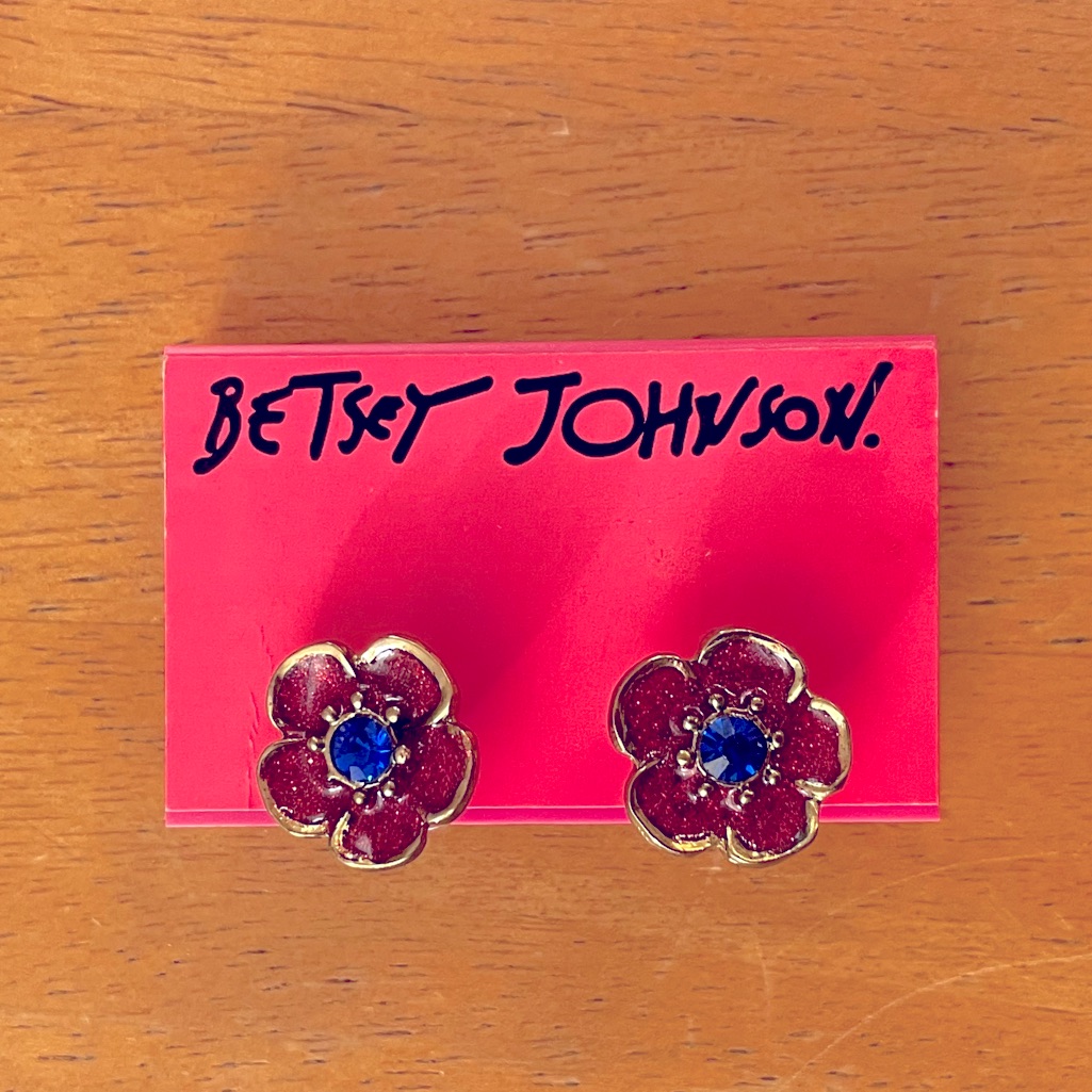 Betsey Johnson Earrings 11$